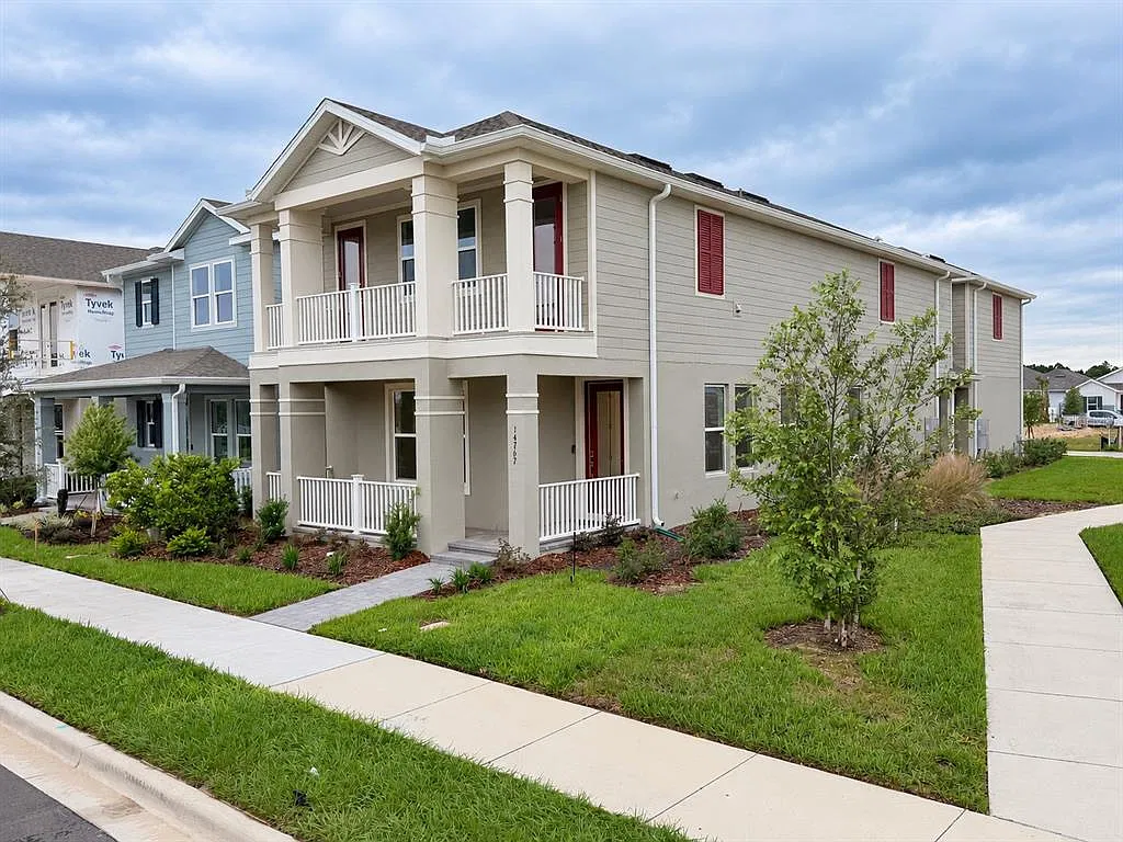 4 bed, 3.5 bath, 2428 sqft, $3,650 — Photo 3