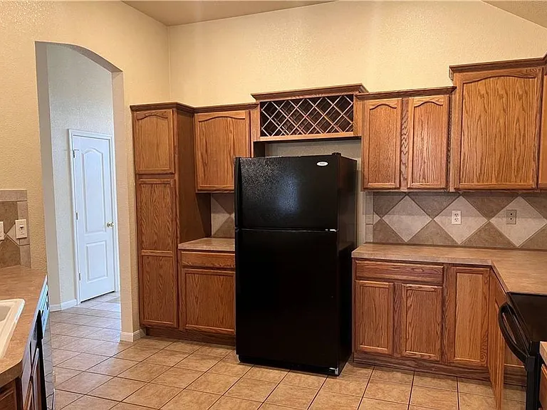 2009 Herald Dr — Photo 2