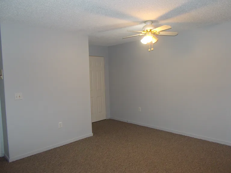 12 Saint James Pl #306 — Photo 8