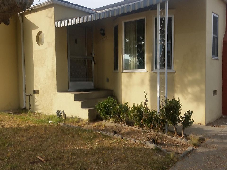 1st image of 1913 Casa Grande St