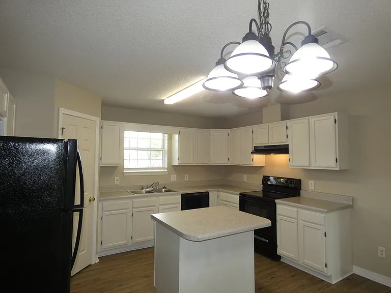 5087 Cassia Dr — Photo 8