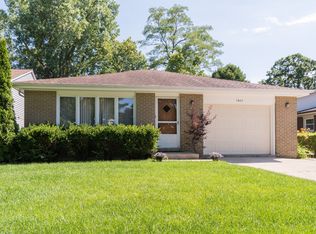 1042 Devonshire Ct, Highland Park, IL