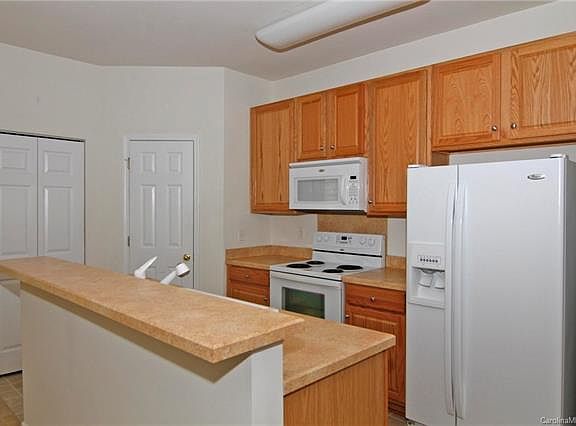 3rd image of 350 Hancock Union Ln