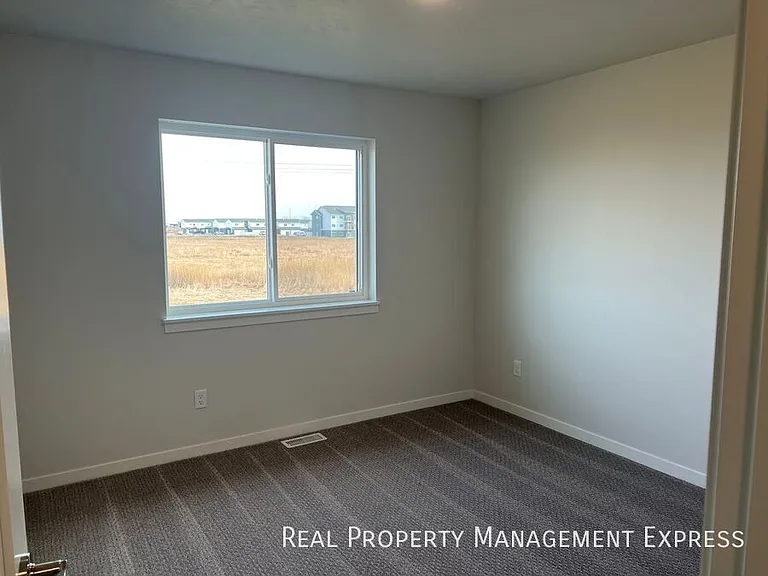 5516 S Huntwood Ave — Photo 4