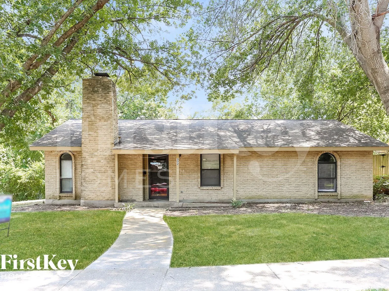 4 bed, 2.0 bath, 1848 sqft, $2,150 — Photo 1