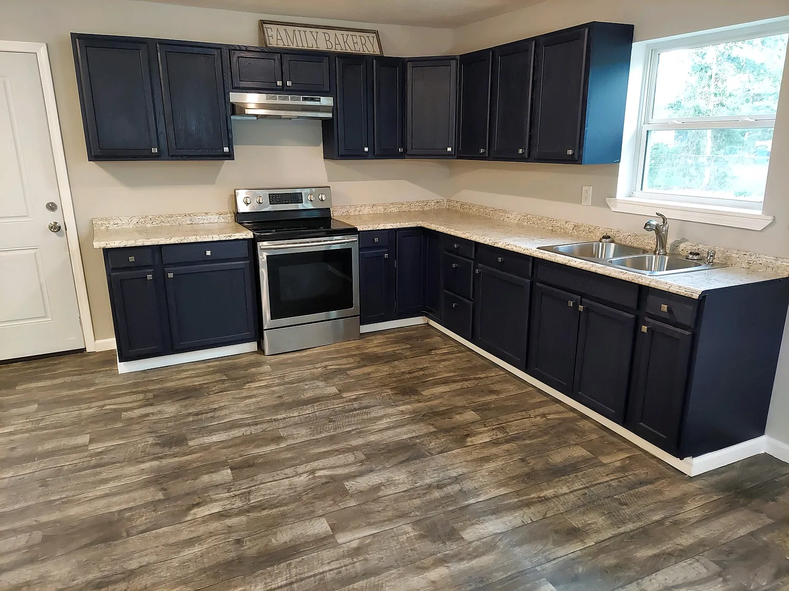 3 bed, 1280 sqft, $1,500 — Photo 2