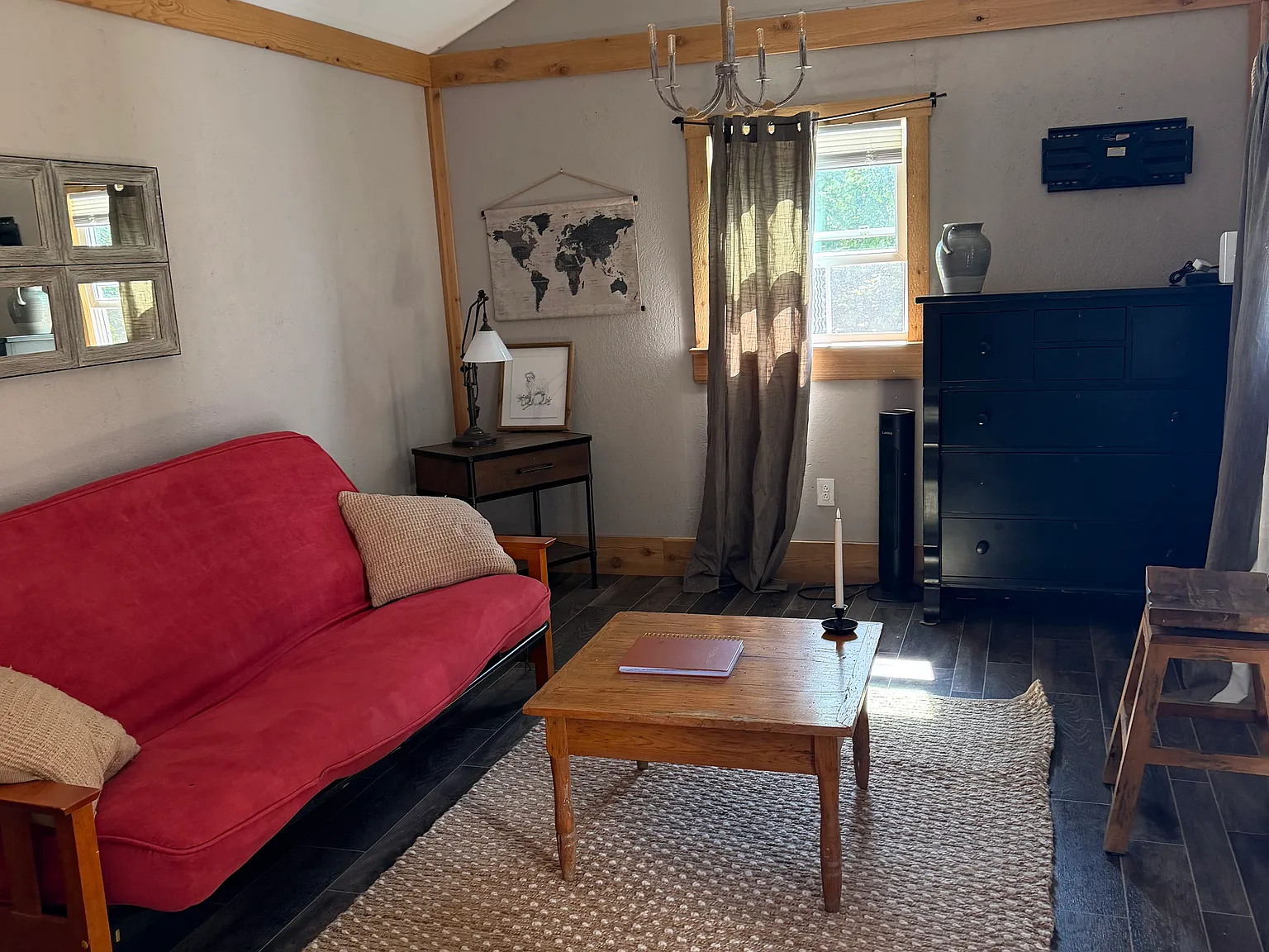 Studio, 300 sqft, $600 — Photo 2