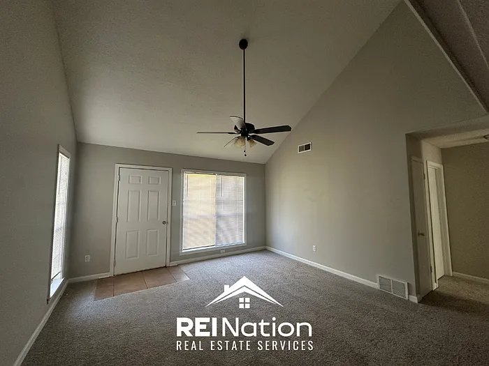 3 bed, 1.5 bath, 1211 sqft, $1,275 — Photo 3