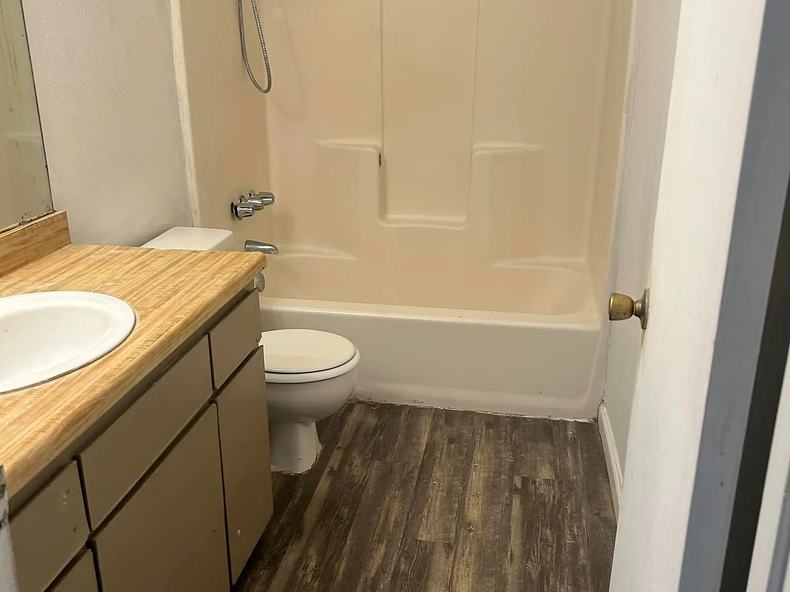 2 bed, 900 sqft, $1,150 — Photo 3
