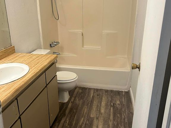 3rd image of 47 S Rogers Ln #201