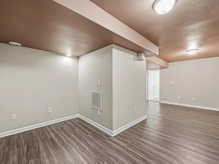 7338 Allens Park Dr — Photo 35