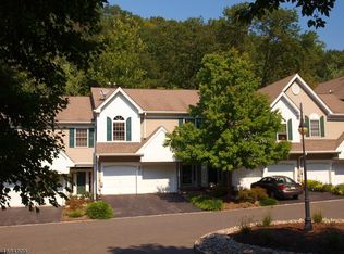 3 Rock Creek Woods Dr, Lambertville, NJ 08530