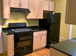 137 Neal St APT 4, Portland, ME 04102