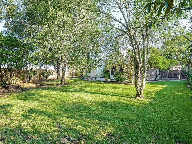 4606 Russett Ln — Photo 15