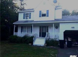 146 Raynor Rd, Ridge, NY 11961