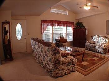 4th image of 215 Pollock Ln #215