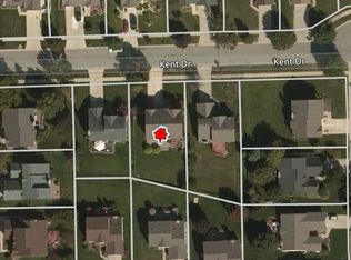 42869 Kent Dr, Belleville, MI 48111
