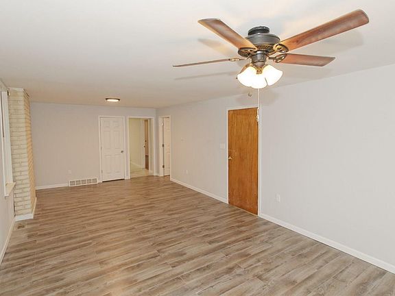 3rd image of 115 Congress St