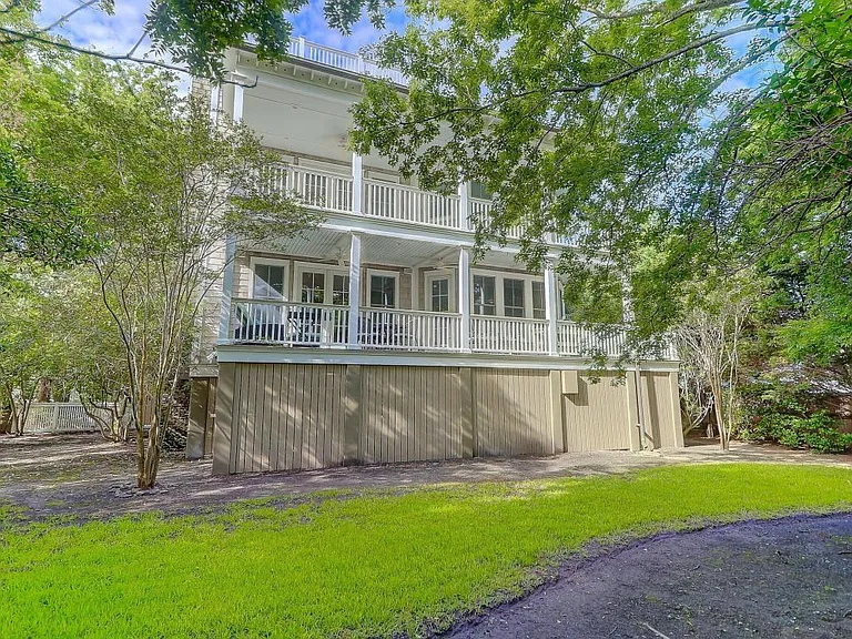 1312 Thompson Ave — Photo 25