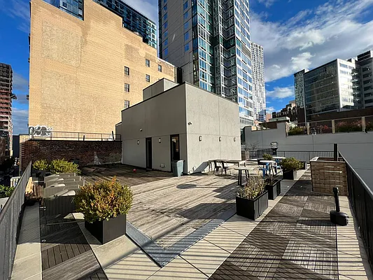 Rented by Zjama Realty Corp | media 9