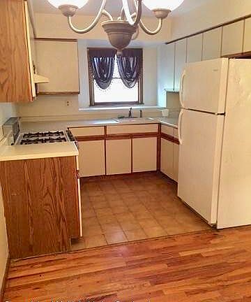 5th image of 740 Lamont Ave