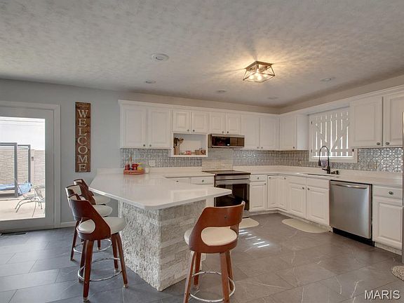 4th image of 1309 Martha St