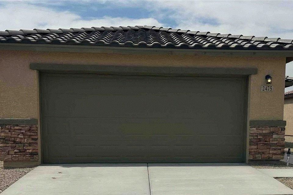 1st image of 2475 Tapatio Drive