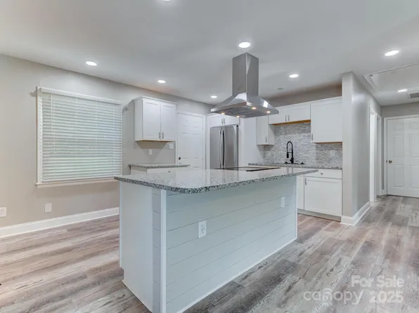 2626 Abelwood Rd, Charlotte, NC 28216