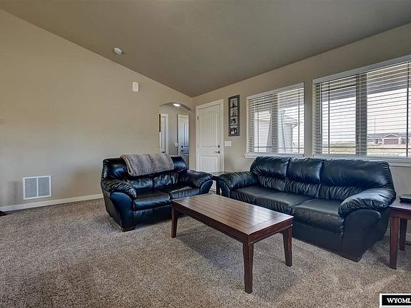 4th image of 1111 Prairie River Dr