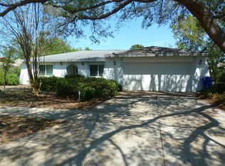 2076 Ridgecrest Dr, Dunedin, FL 34698