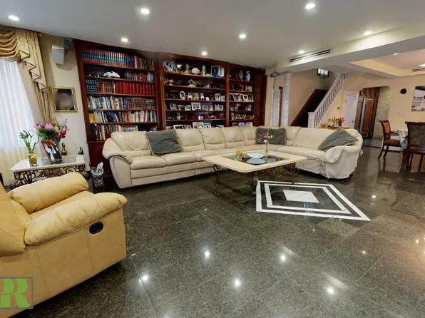 2112 Avenue L image 13 of 23