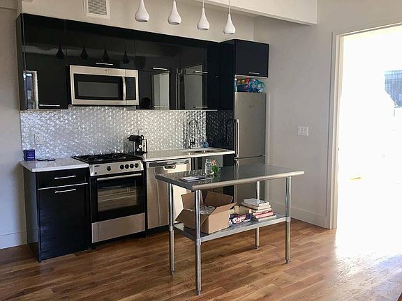 5th image of 880 Dekalb Ave #404