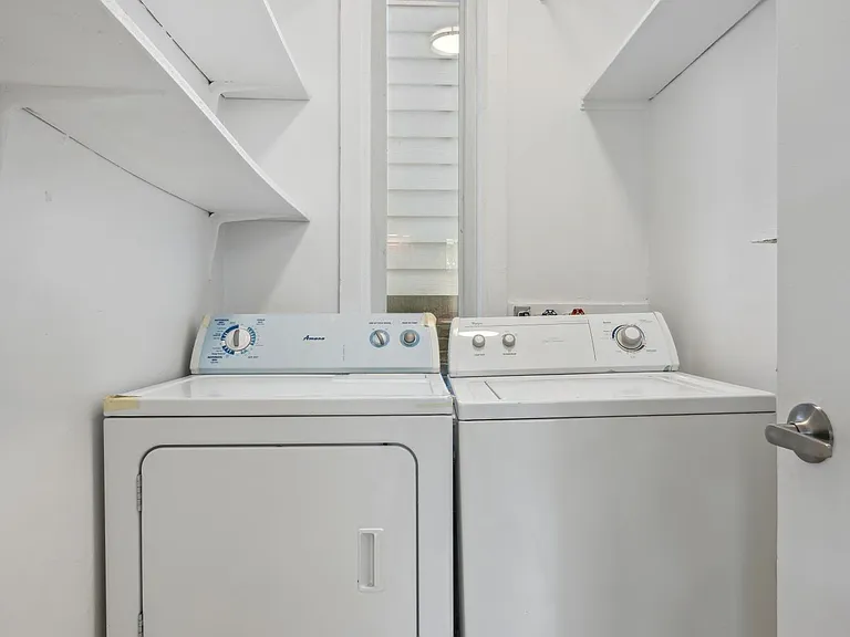 1637 W Barry Ave #1 — Photo 8