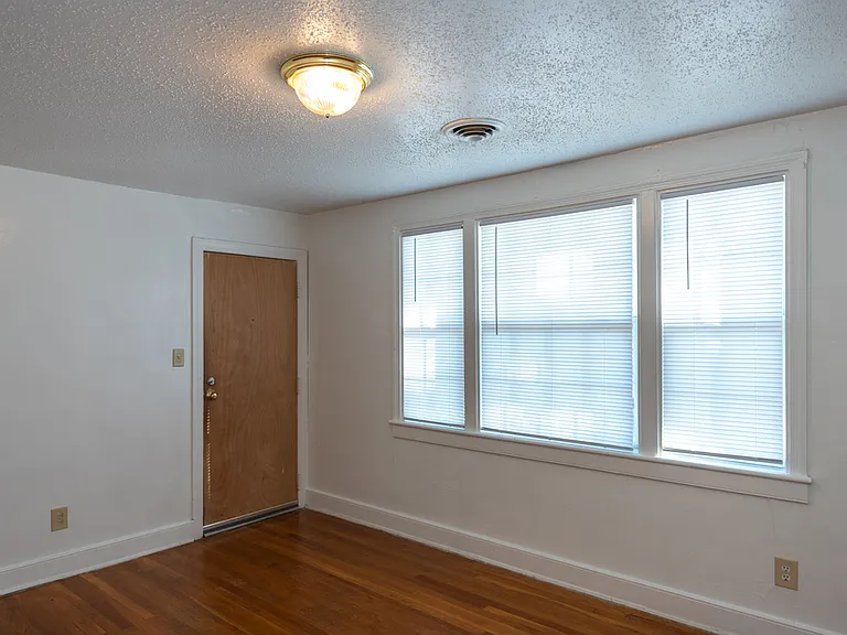 McGuire Park Apartments — Photo 6