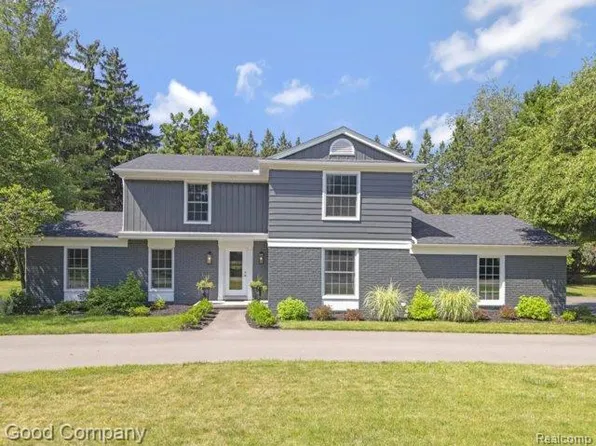 7230 Mohansic Dr, Bloomfield Hills, MI 48301