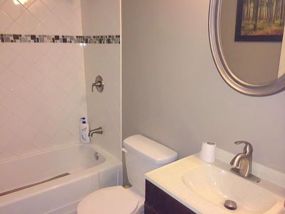 5th image of 1058 Lake Dr