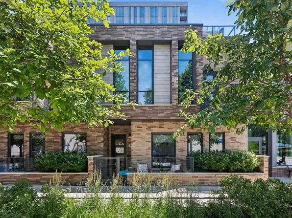 33 S Peoria St Unit 9T, Chicago, IL 60607