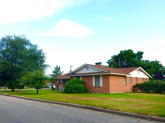 3rd image of 2301 SE 11th St