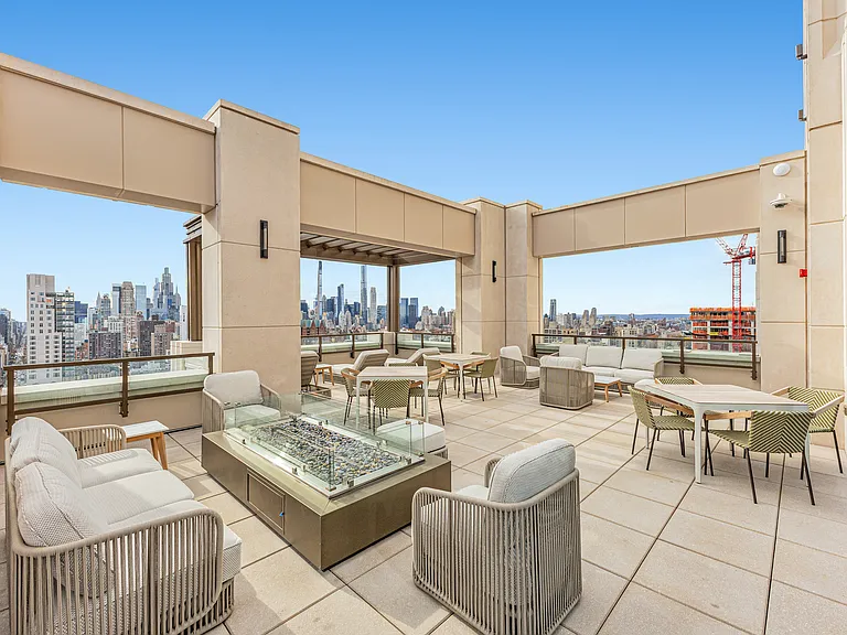250 E 83rd St #3B — Photo 12