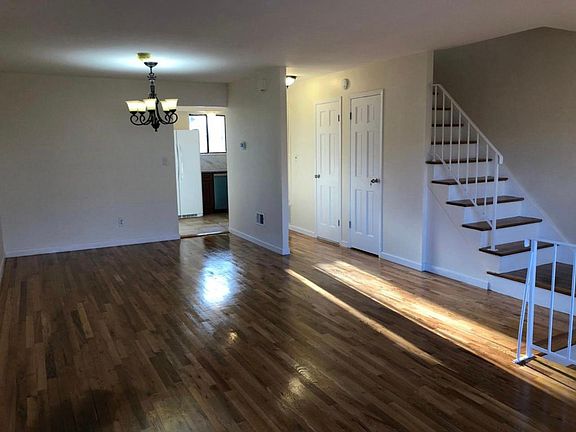 2nd image of 202 Grasmere Dr