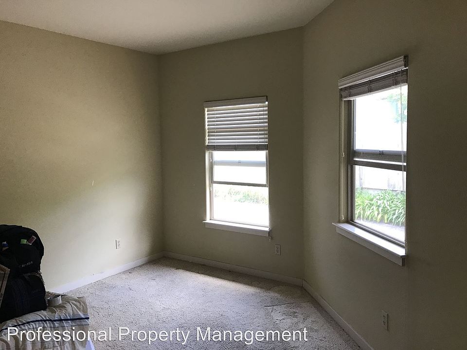 2nd image of 2222 Ravenwood Pl #B