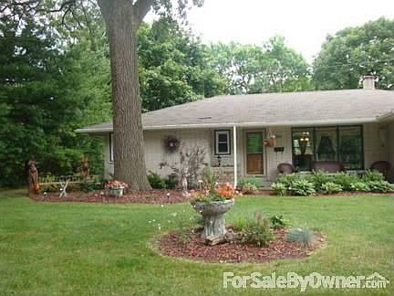 2nd image of 605 Oak Dr
