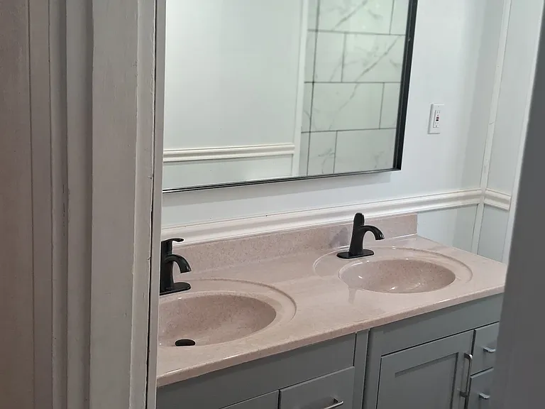 411 Noble St — Photo 39