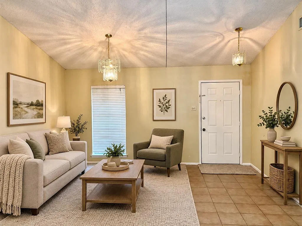 4 bed, 2100 sqft, $2,375 — Photo 1