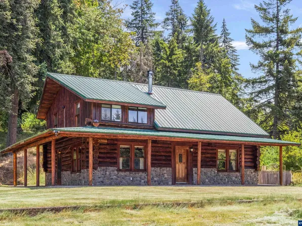 3805 Briar Knob Loop NE, Scotts Mills, OR 97375