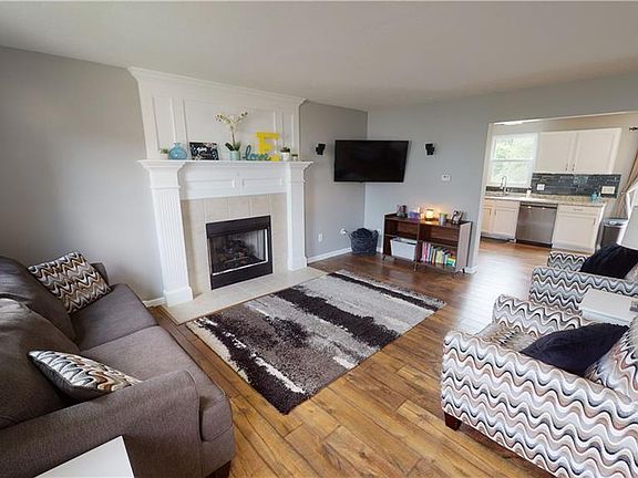 4th image of 4392 Lochs Ln
