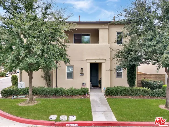 21990 Moveo Dr, Santa Clarita, CA 91350