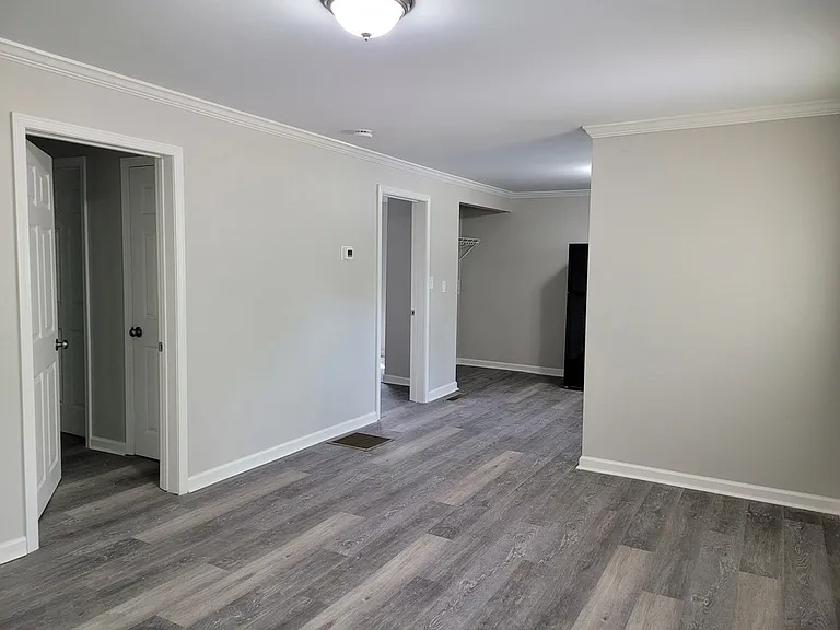 484 Club Dr — Photo 11