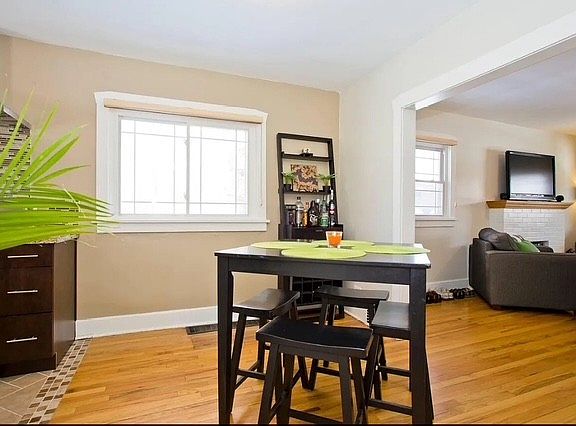 3rd image of 497 N Clarkson St #497