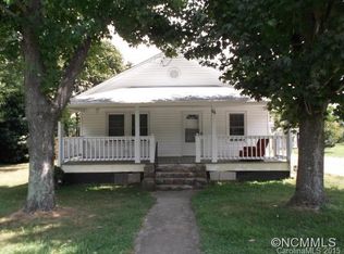 42-44 Elysinia Ave, Waynesville, NC 28786